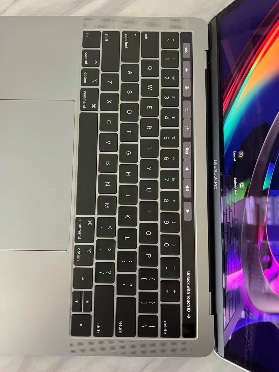 Apple MacBook Pro i5 256GB Space Gray Unlocked - Used image 2