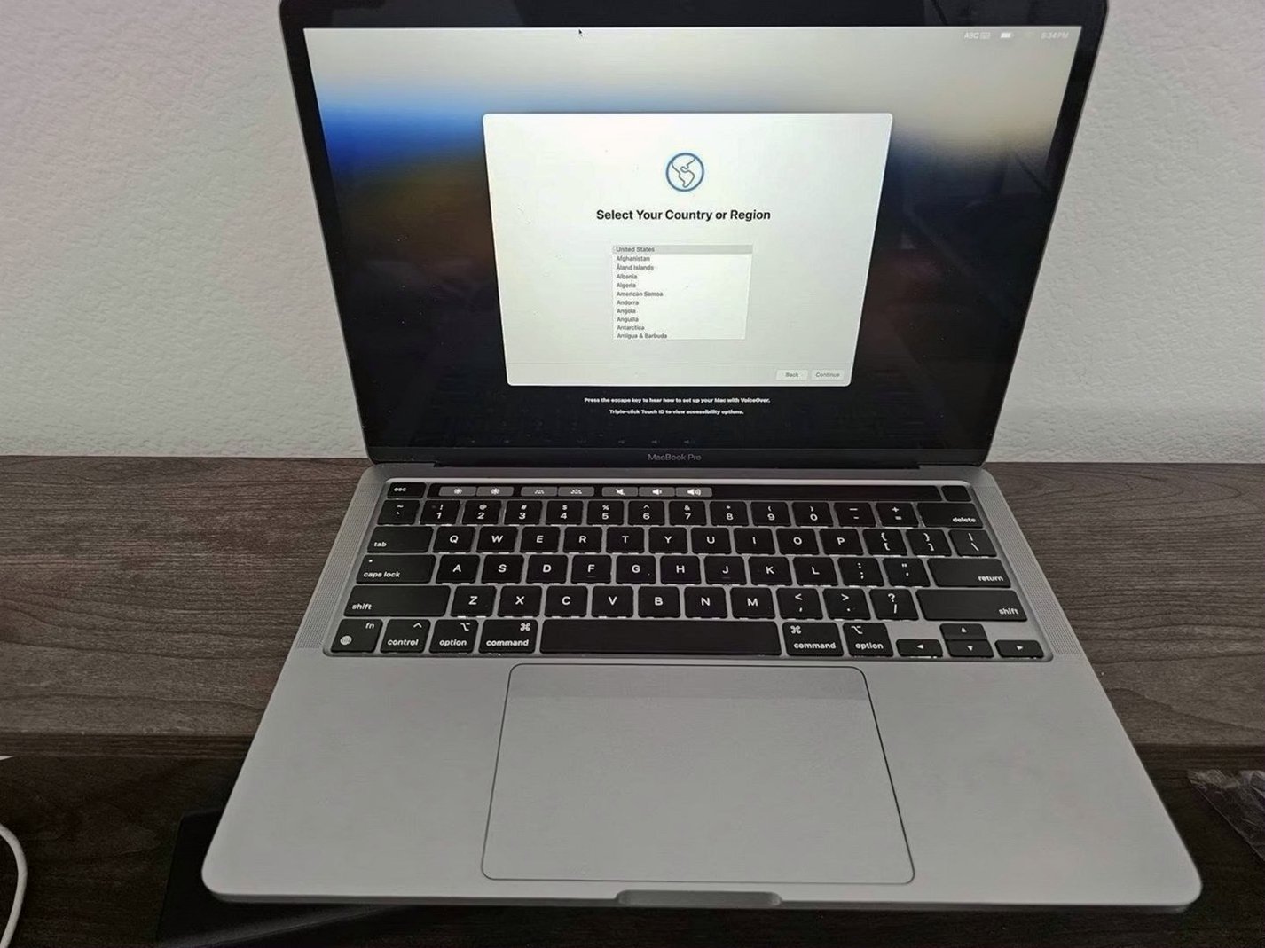 Apple MacBook Pro A2338 M1 256GB Unlocked - Used