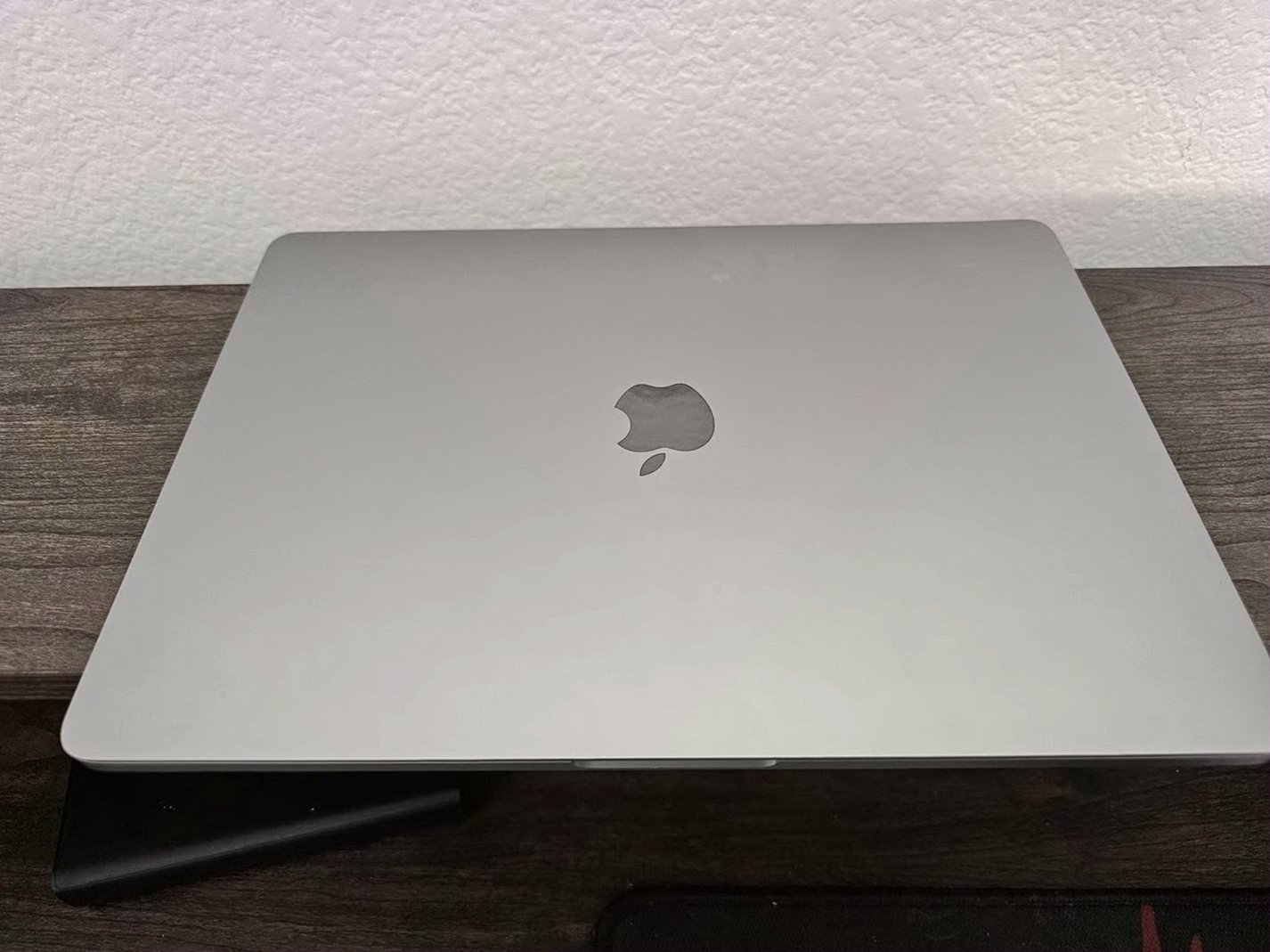 Apple MacBook Pro A2338 M1 256GB Unlocked - Used image 2