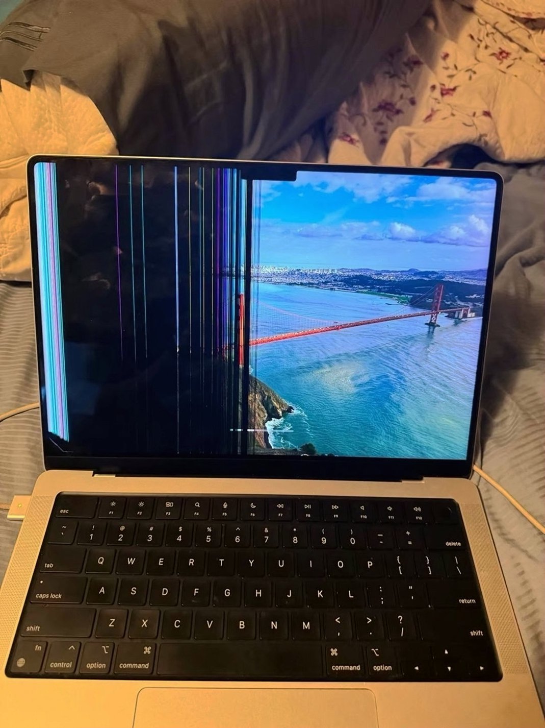 Apple MacBook Pro 14-inch 512GB Space Gray - Used image 4