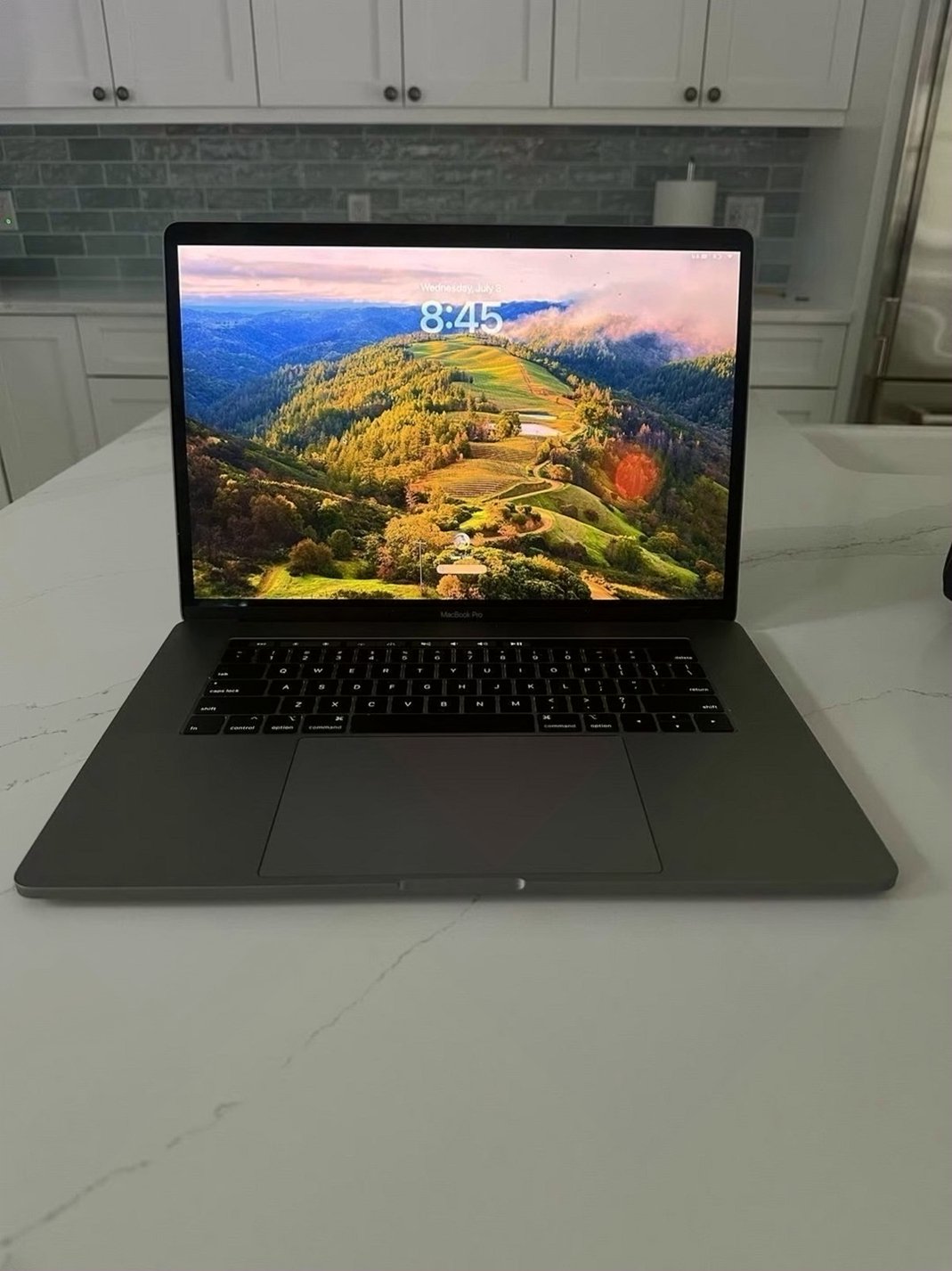 Apple MacBook Pro 15" 2018 i9 32GB 1TB SSD Space Gray - Used image 3