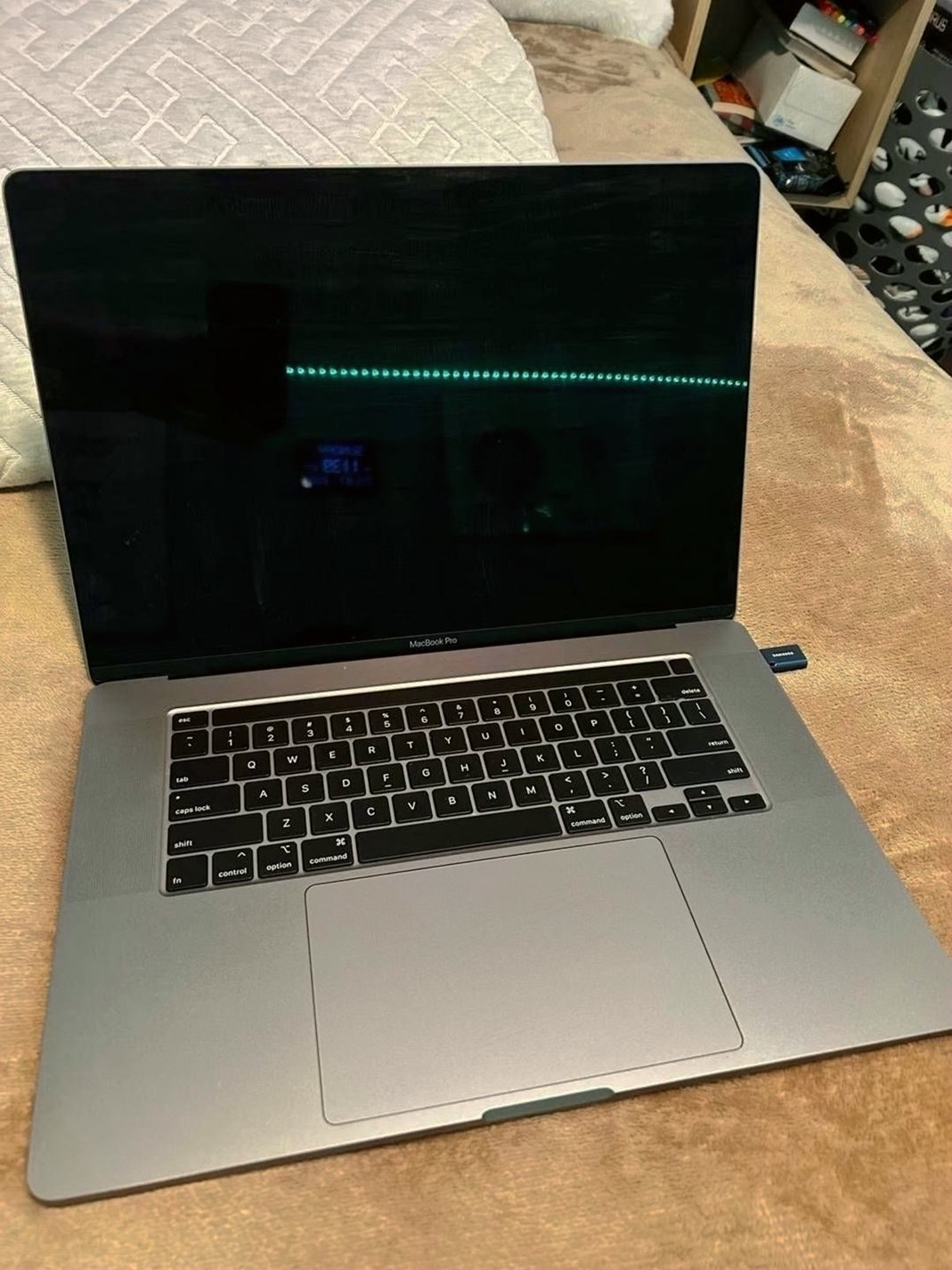 Apple MacBook Pro 16 Inch 2019 i9 1TB SSD Space Gray - Used image 2