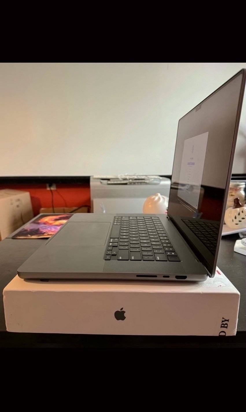 Apple MacBook Pro 14” M1 Pro 1TB Space Gray Unlocked - Used image 2