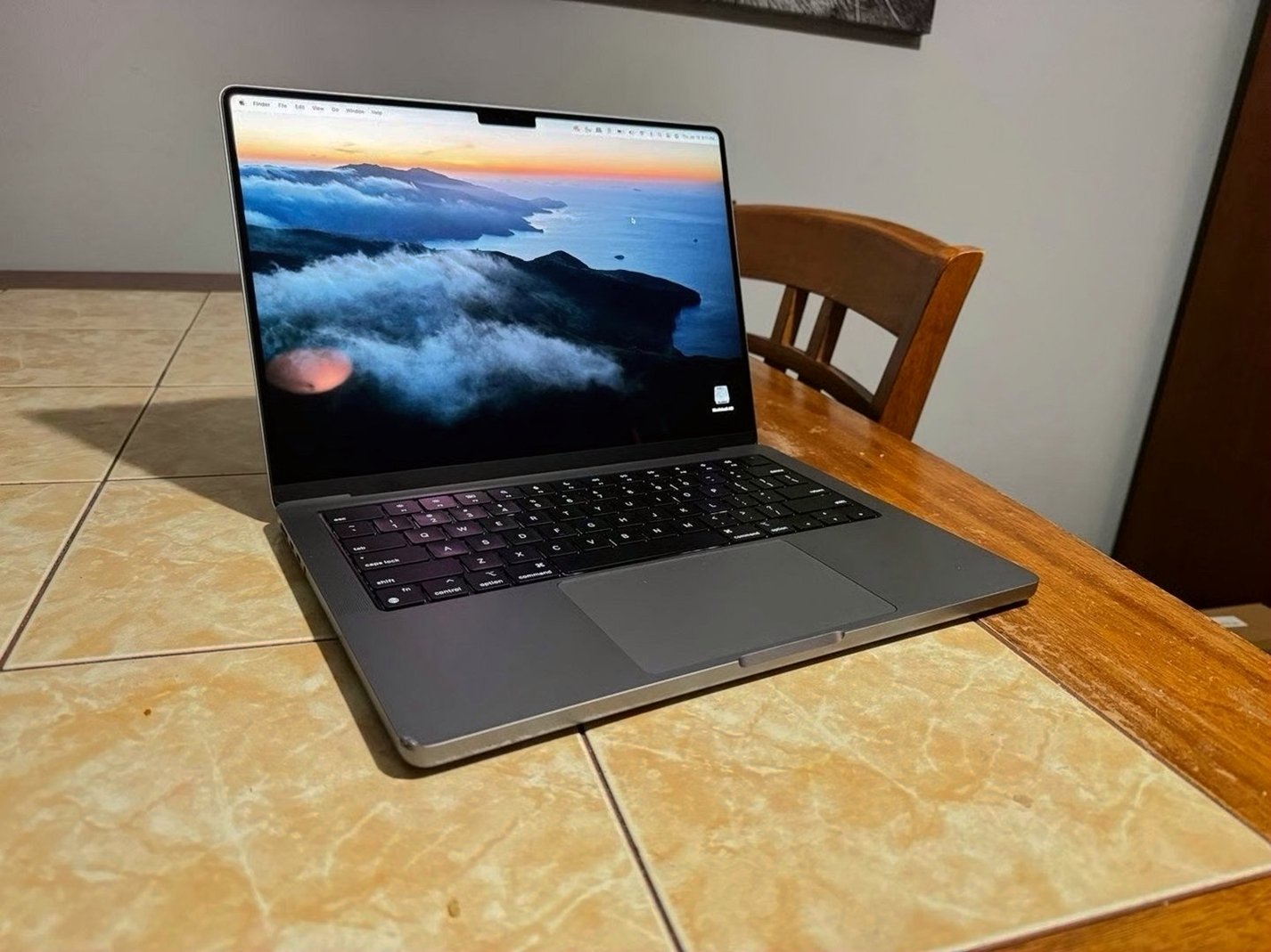 Apple MacBook Pro 14" M1 Pro 512GB Space Gray Unlocked - Used