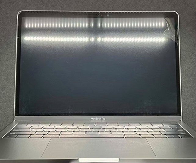 Apple MacBook Pro 13 inch 256GB Space Gray Unlocked - Used image 3