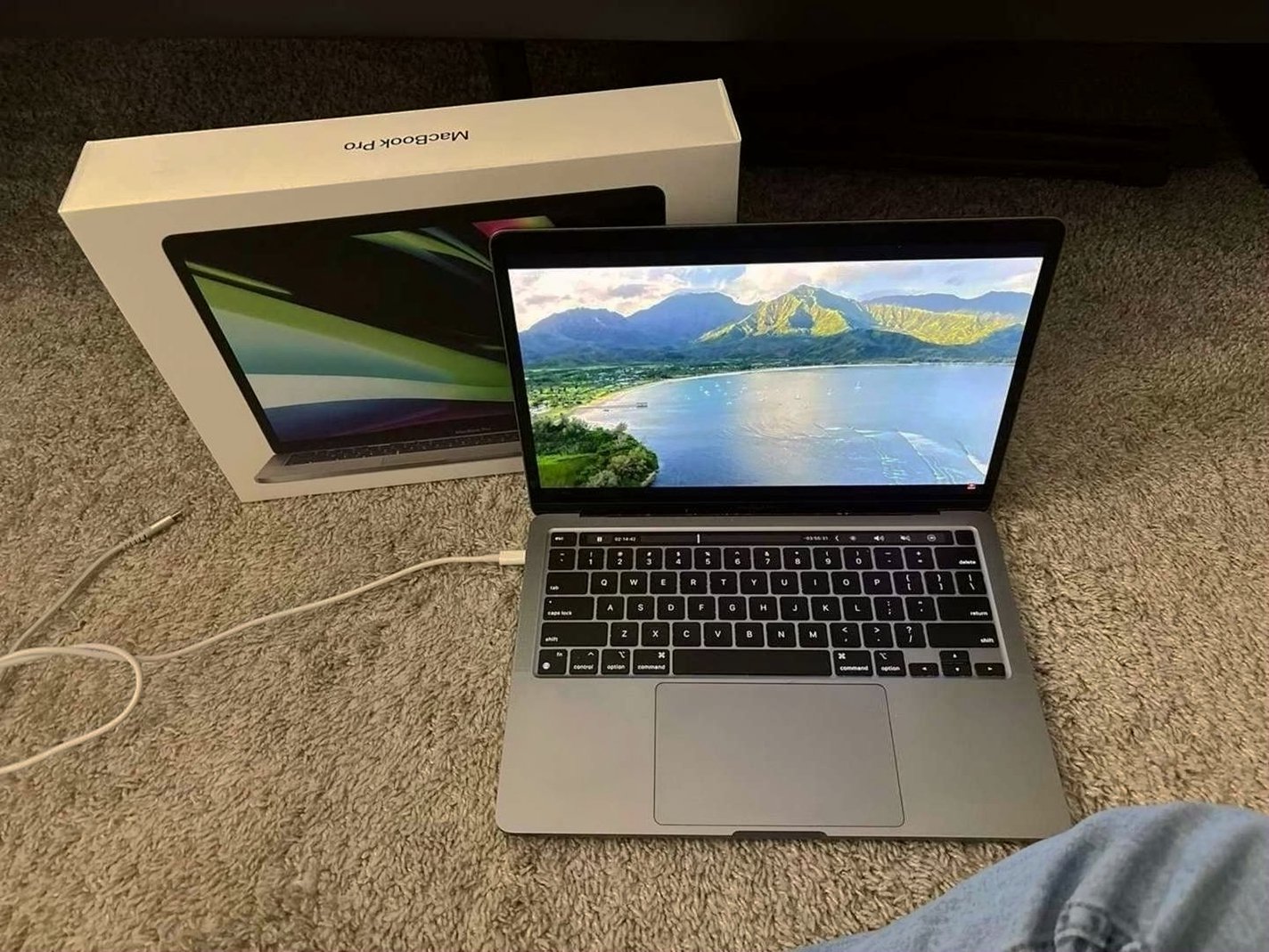Apple MacBook Pro 2020 M1 Chip 256GB Space Gray Unlocked - Used