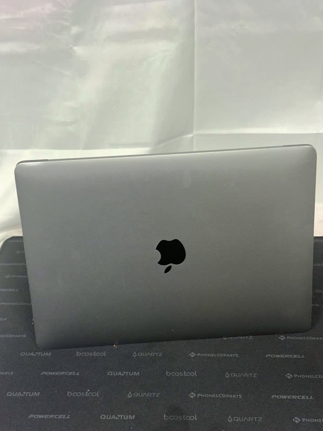 Apple MacBook Pro 13in M1 512GB SSD Unlocked - Used image 4