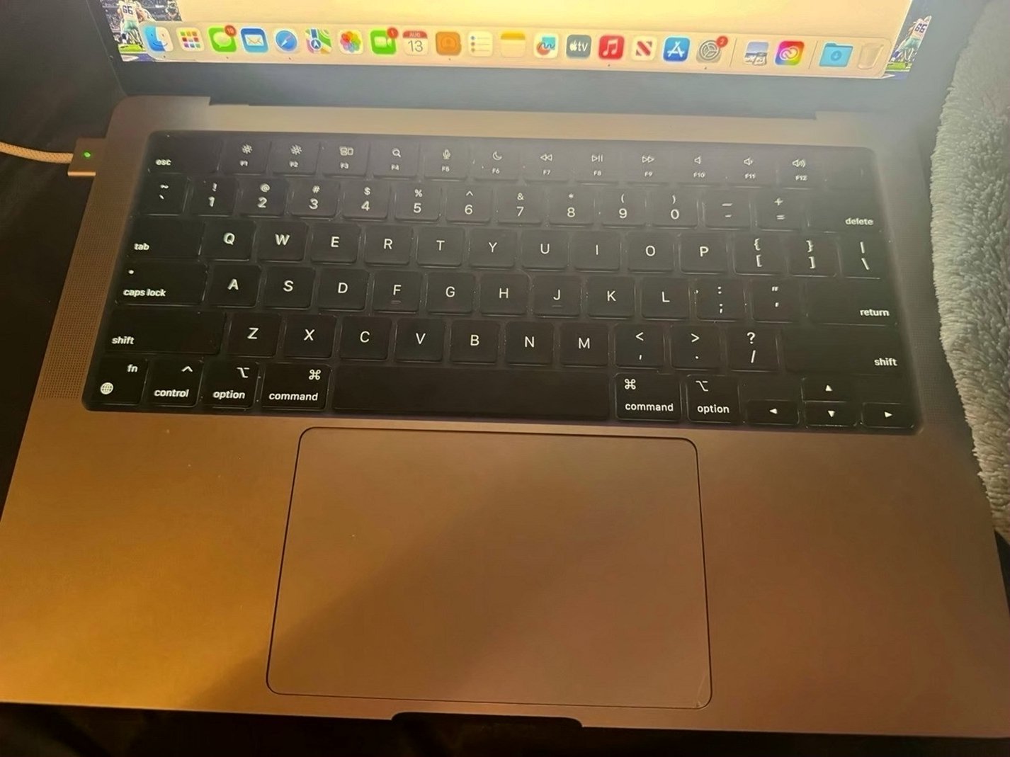 Apple MacBook Pro M3 Unlocked - Used image 3