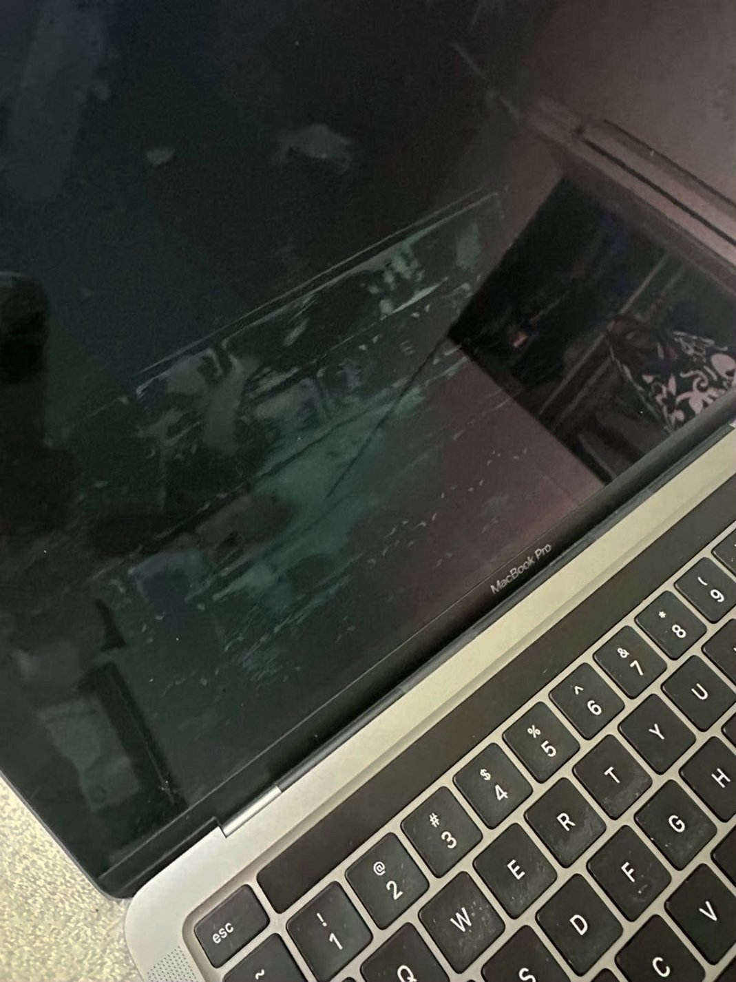Apple MacBook Pro 2020 A2289 2T55 8GB 256GB - Used image 5