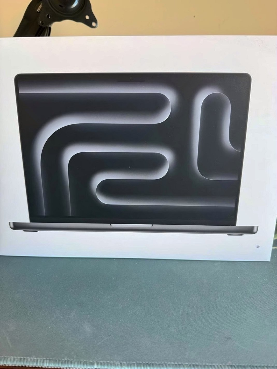 Apple MacBook Pro 14” M3 Pro Unlocked - Used