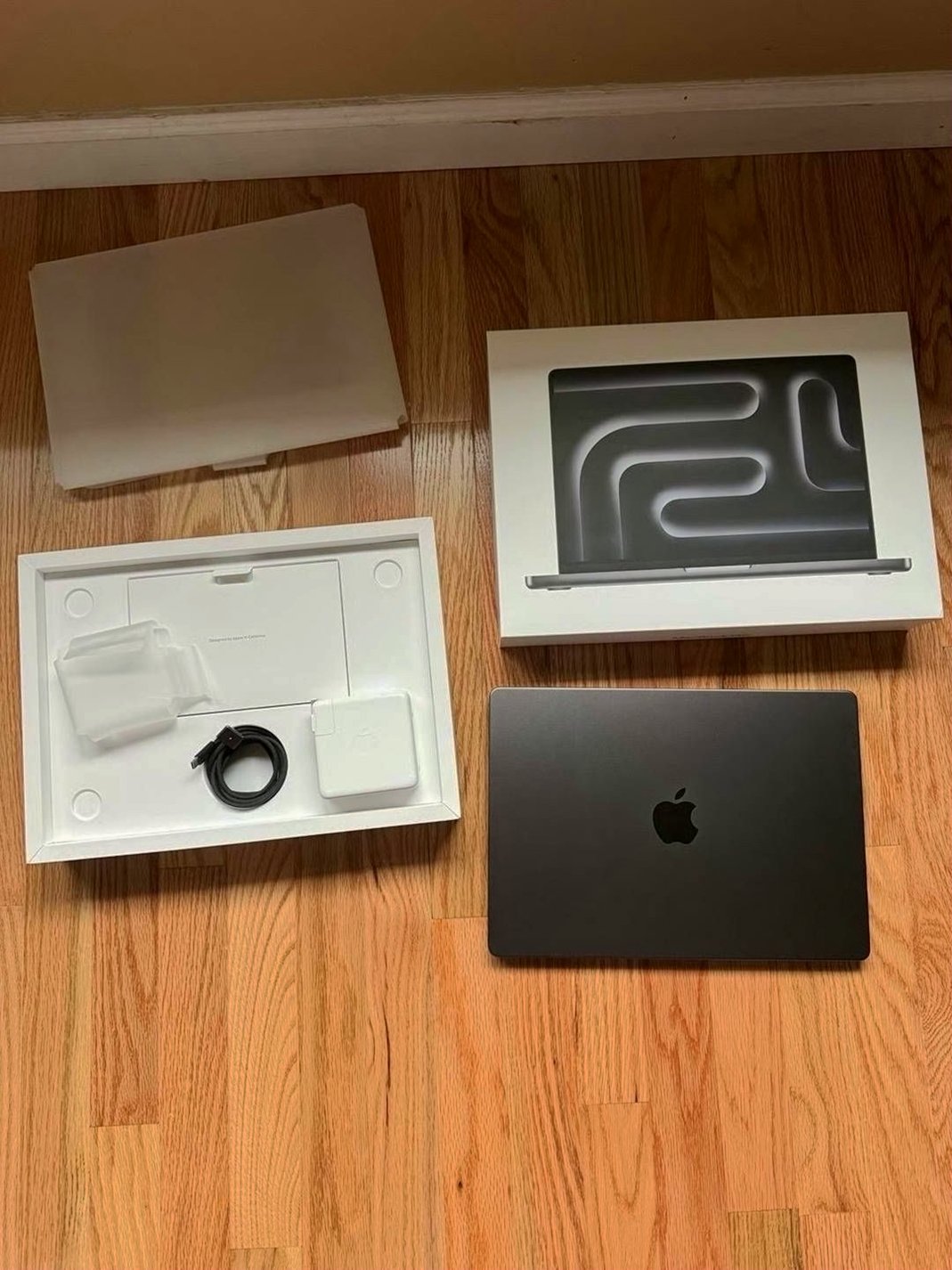 Apple MacBook Pro 14-Inch 18GB 1TB SSD Space Black - Used