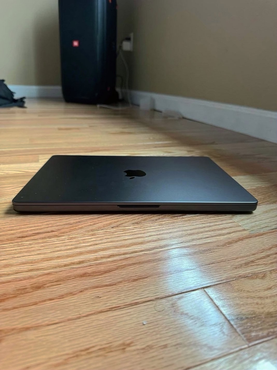 Apple MacBook Pro 14-Inch 18GB 1TB SSD Space Black - Used image 5