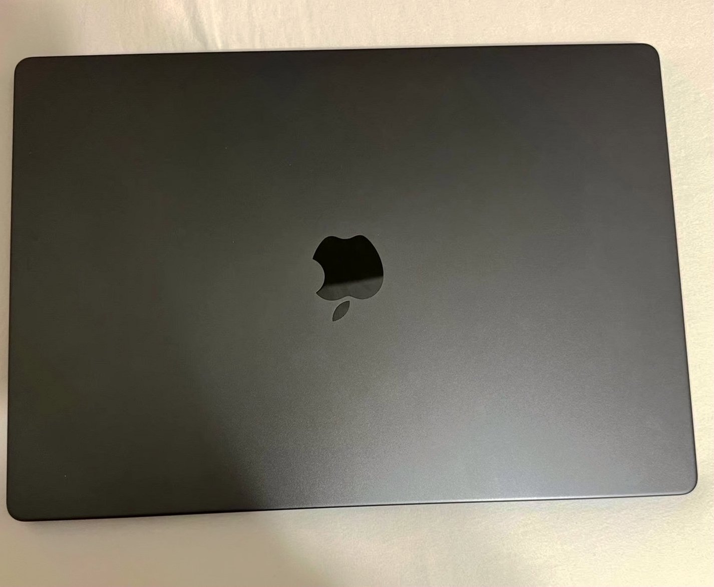 Apple MacBook Pro M3 Max 1TB Space Gray Unlocked - Used image 4