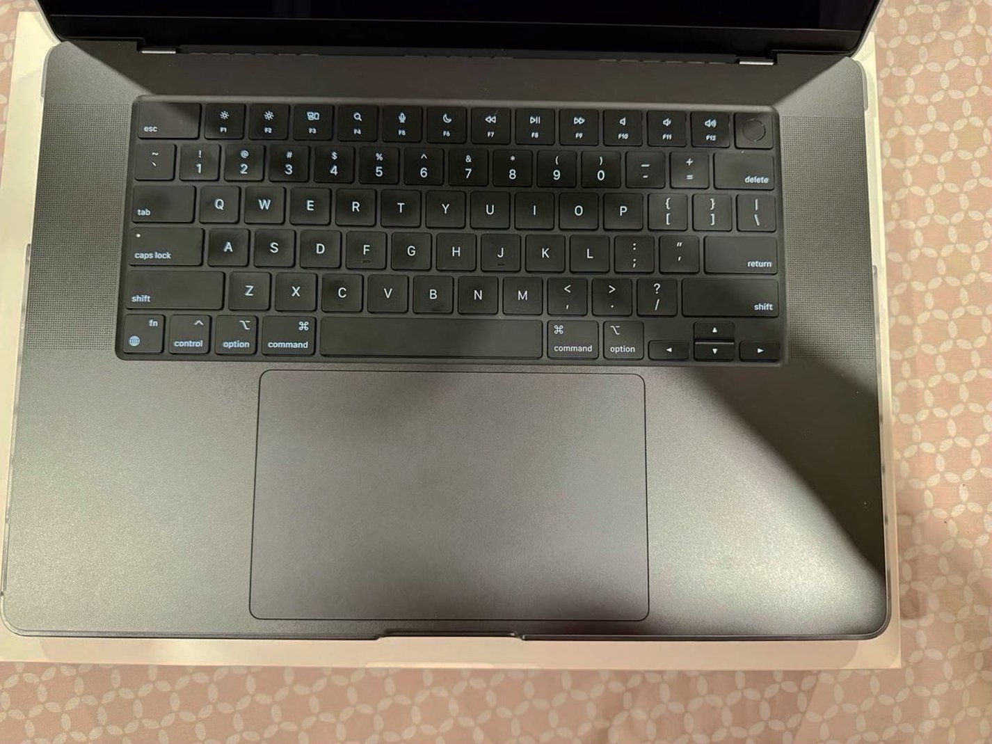 Apple MacBook Pro M3 3T55 104GB Space Grey Unlocked - Used image 2