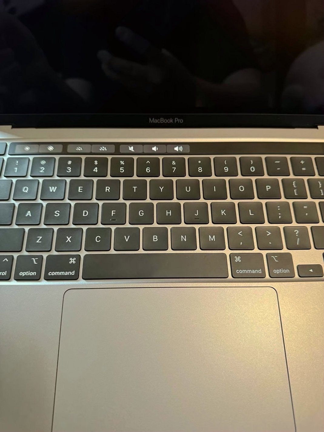 Apple MacBook Pro 13 inch (2022) M2 256GB Space Gray - Used image 5