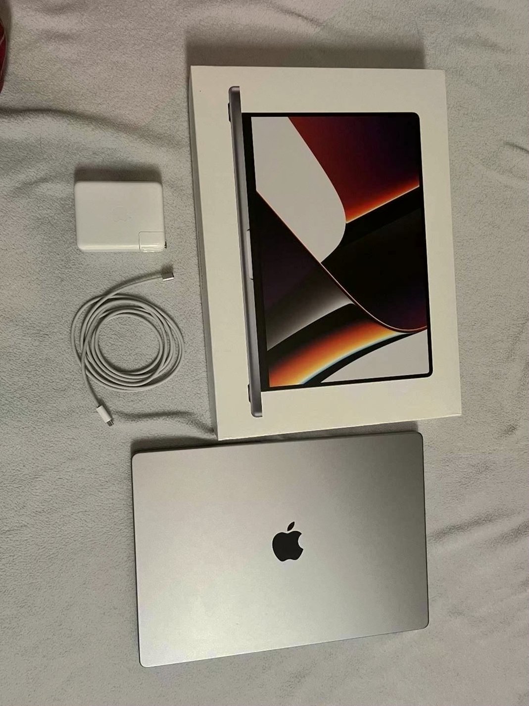Apple MacBook Pro 2021 16-inch 5R93 512GB Space Gray Unlocked - Used