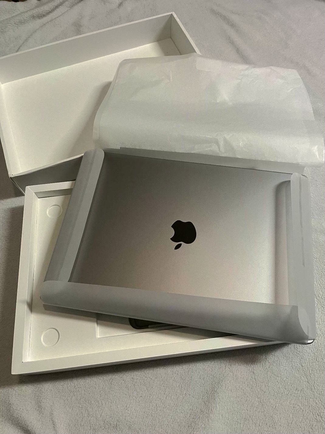 Apple MacBook Pro 2021 16-inch 5R93 512GB Space Gray Unlocked - Used image 2