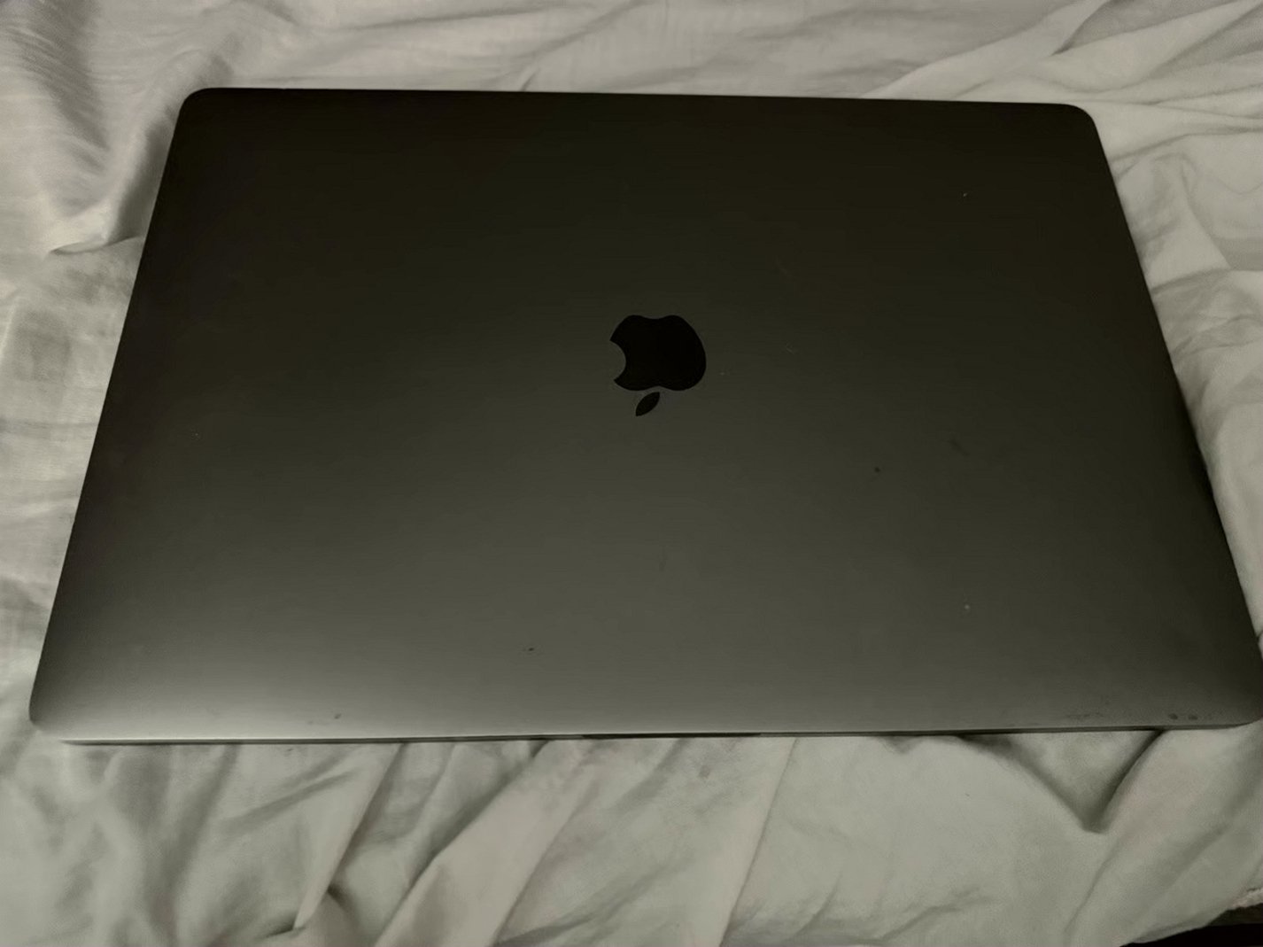 Apple MacBook Pro 15 inch 2018 500GB Space Gray Unlocked - Used