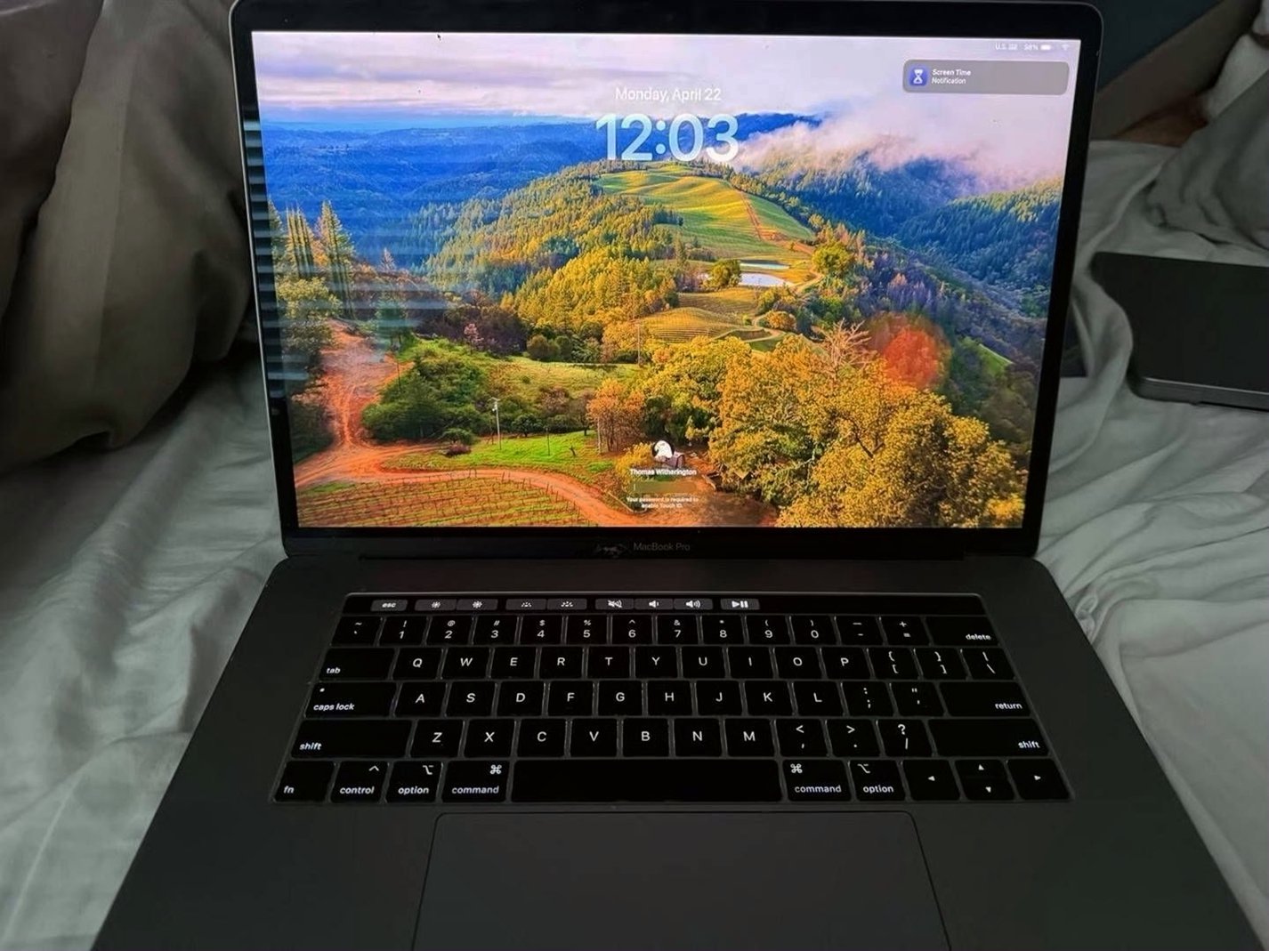 Apple MacBook Pro 15 inch 2018 500GB Space Gray Unlocked - Used image 2