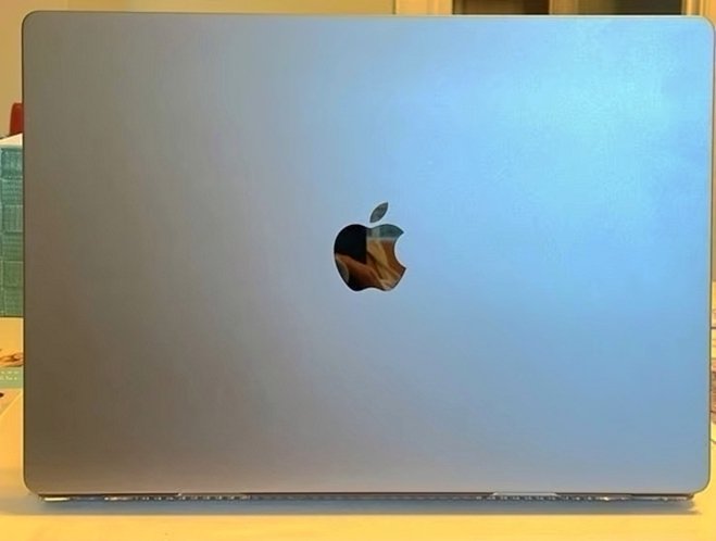 Apple MacBook Pro 16-inch 512GB Silver Unlocked - Used image 5