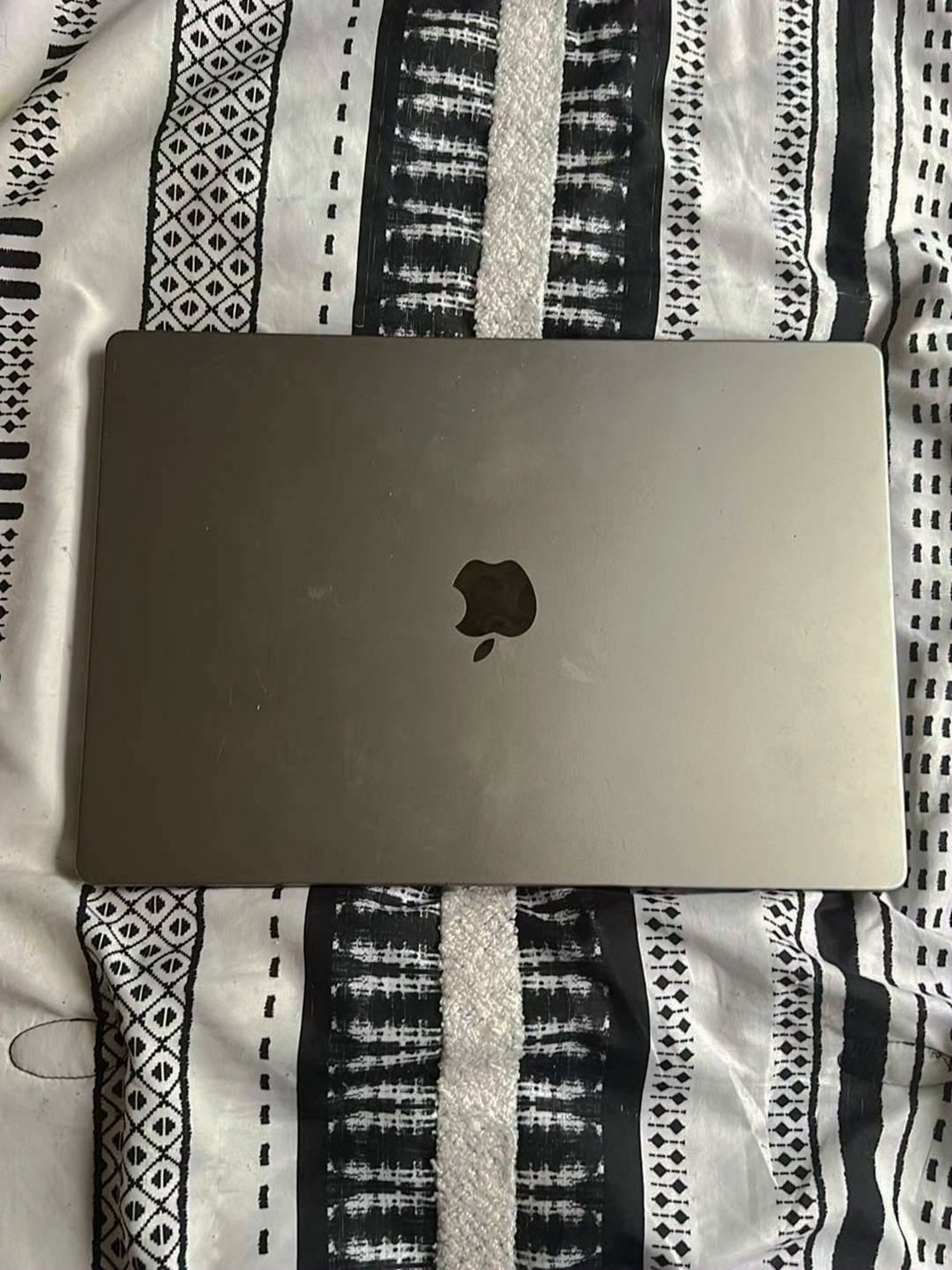 Apple MacBook Pro 16 inch M1 Pro 512GB Space Grey Unlocked - Used