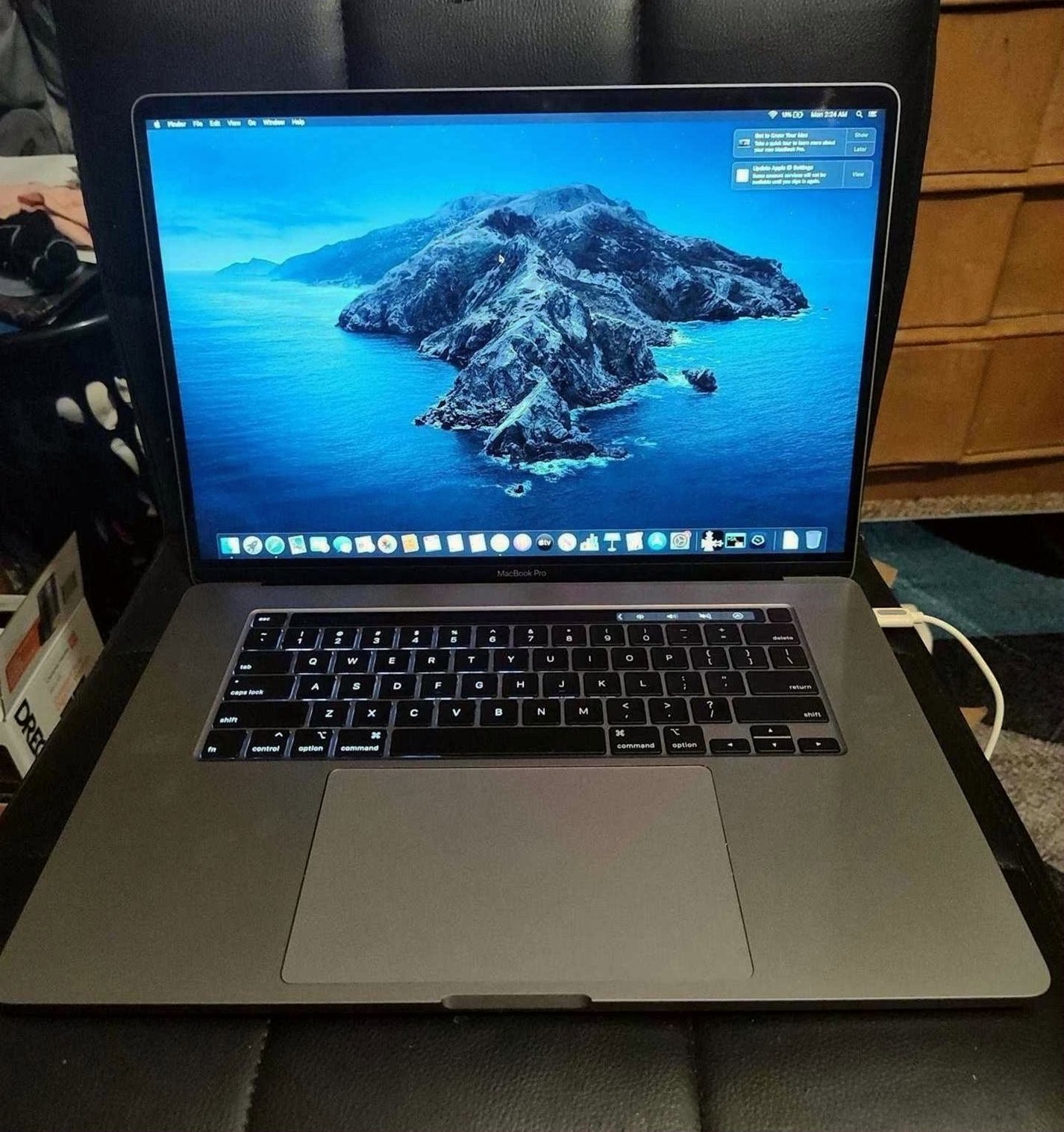 Apple MacBook Pro 16in 2019 512GB Space Gray Unlocked - Used image 2