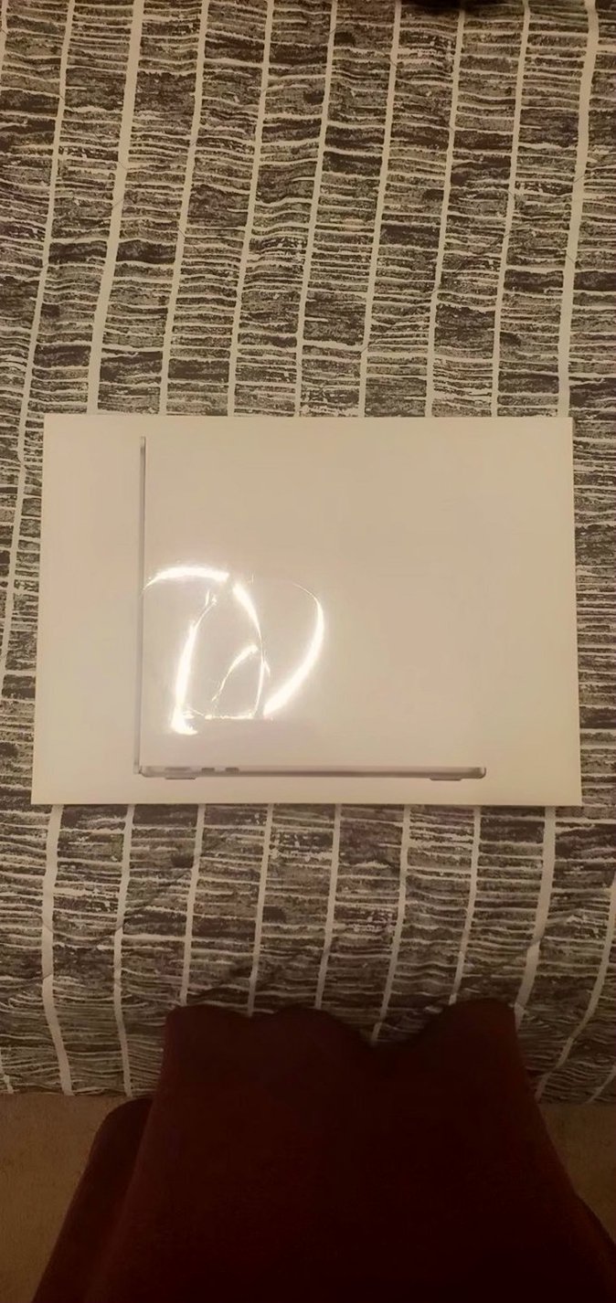 Apple MacBook Air 13.6 inch M2 256GB Space Grey Unlocked - Used image 2