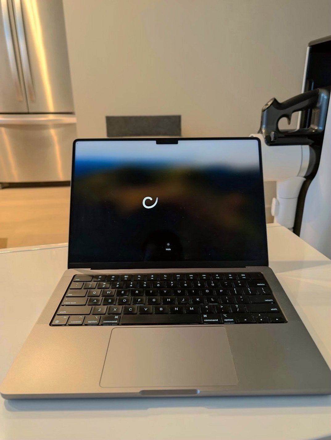 Apple MacBook Pro 14" M2 Pro 512GB Silver Unlocked - Used