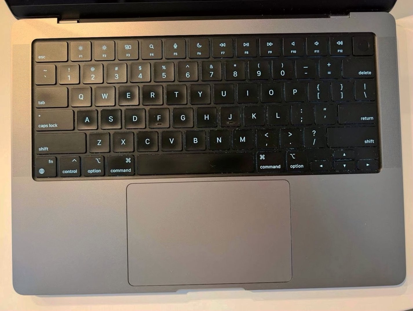 Apple MacBook Pro 14" M2 Pro 512GB Silver Unlocked - Used image 2