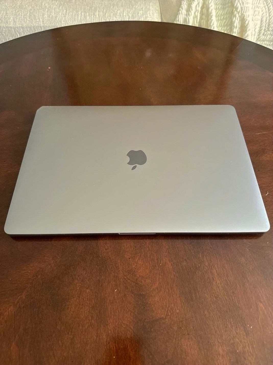 Apple MacBook Pro 2017 15 inch 256GB Space Grey Unlocked - Used