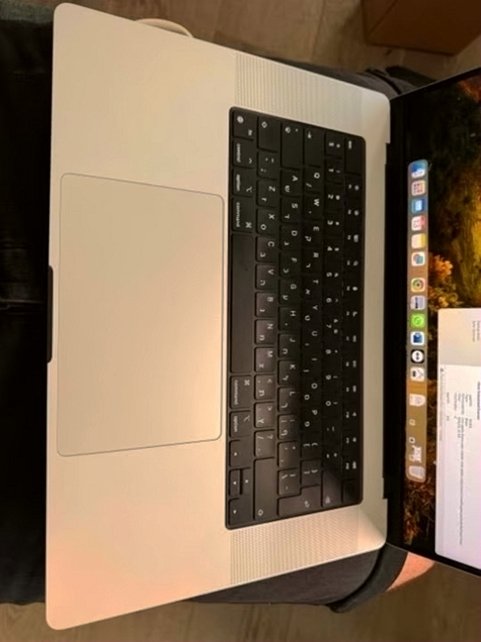 Apple MacBook Pro A2485 16in. 1TB SSD Unlocked - Used image 4
