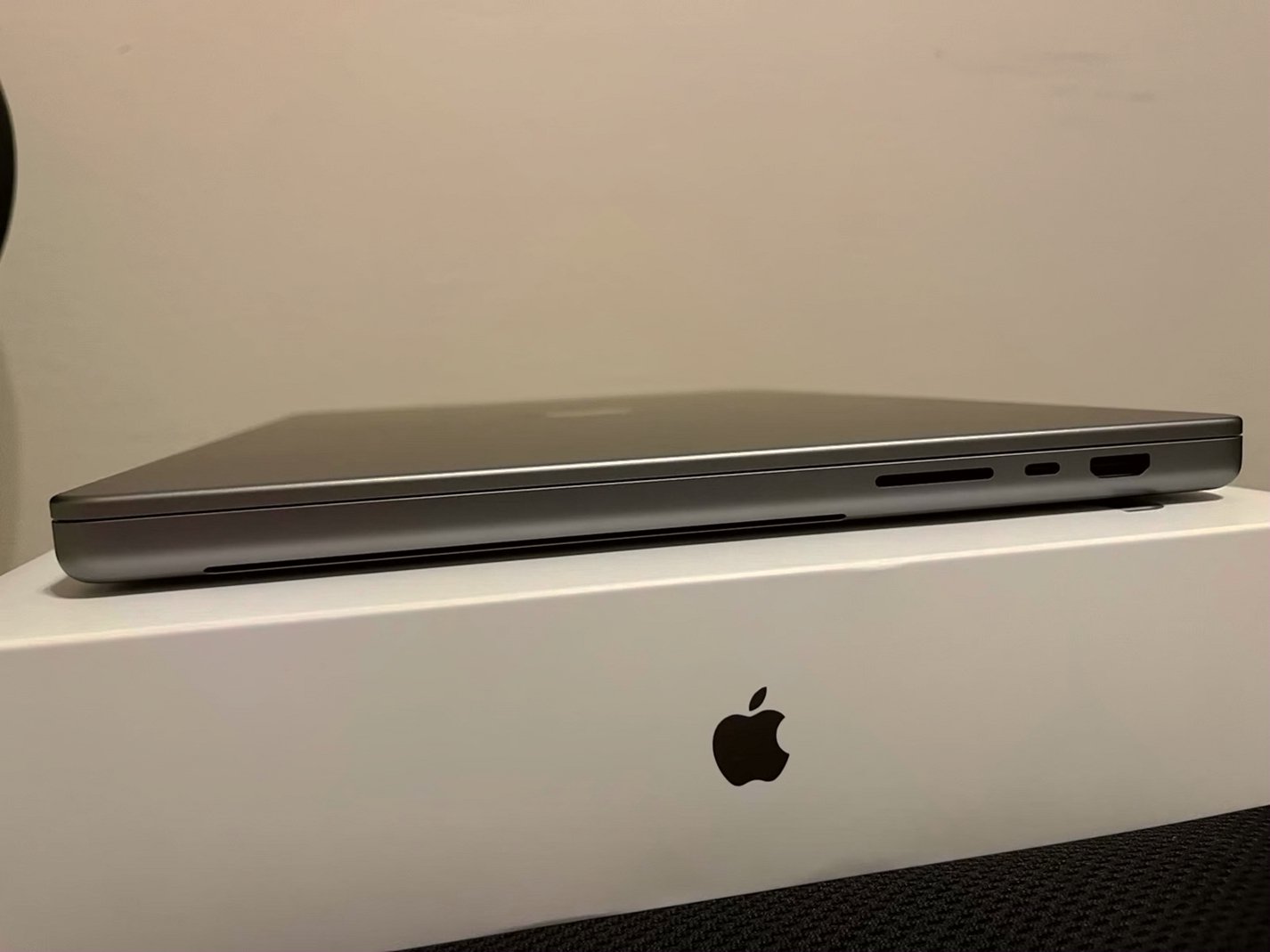 Apple MacBook Pro 16" 1TB Space Gray - Used image 5