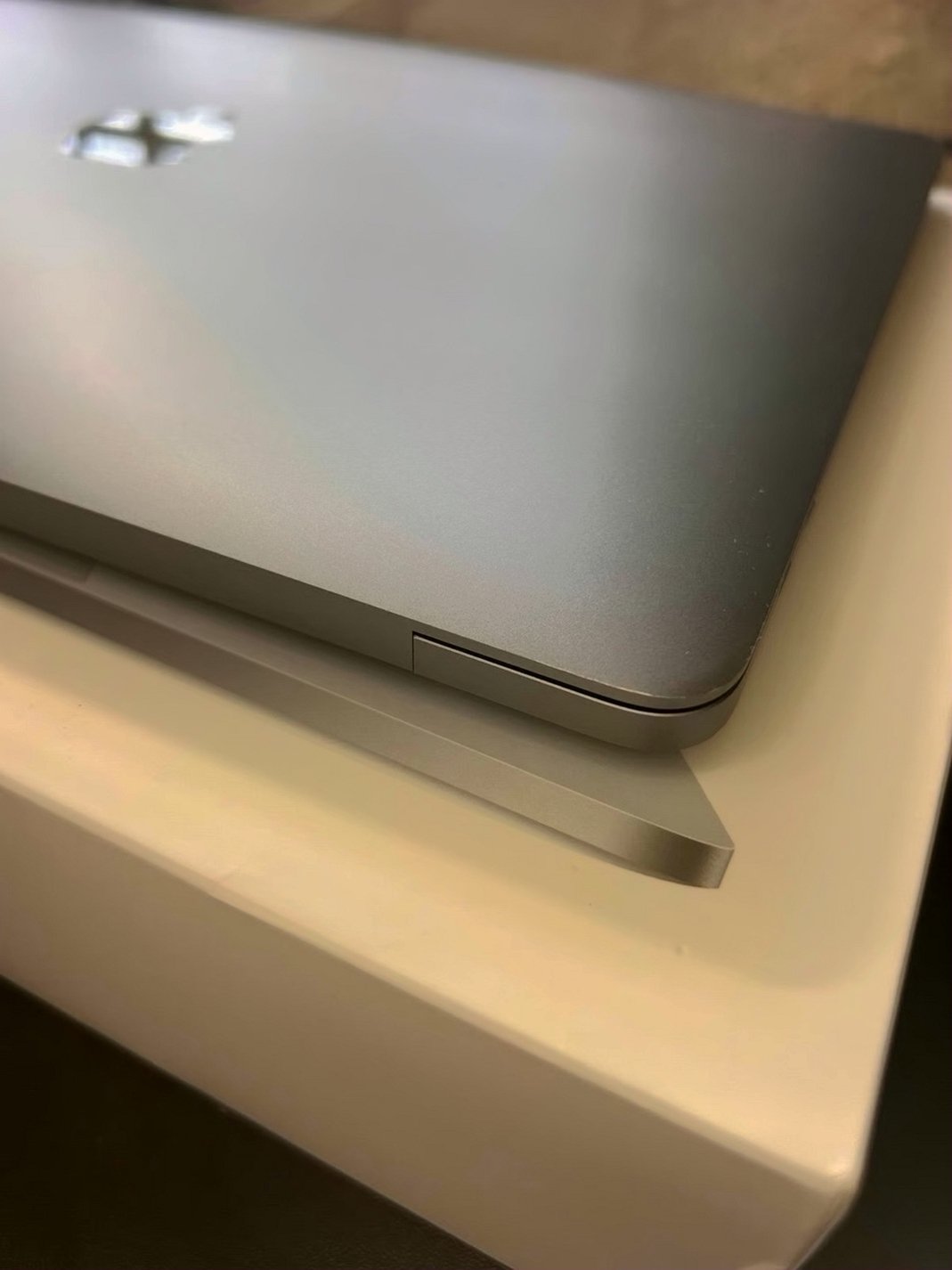 Apple MacBook Pro 13.3" 256GB Space Gray Unlocked - Used image 4
