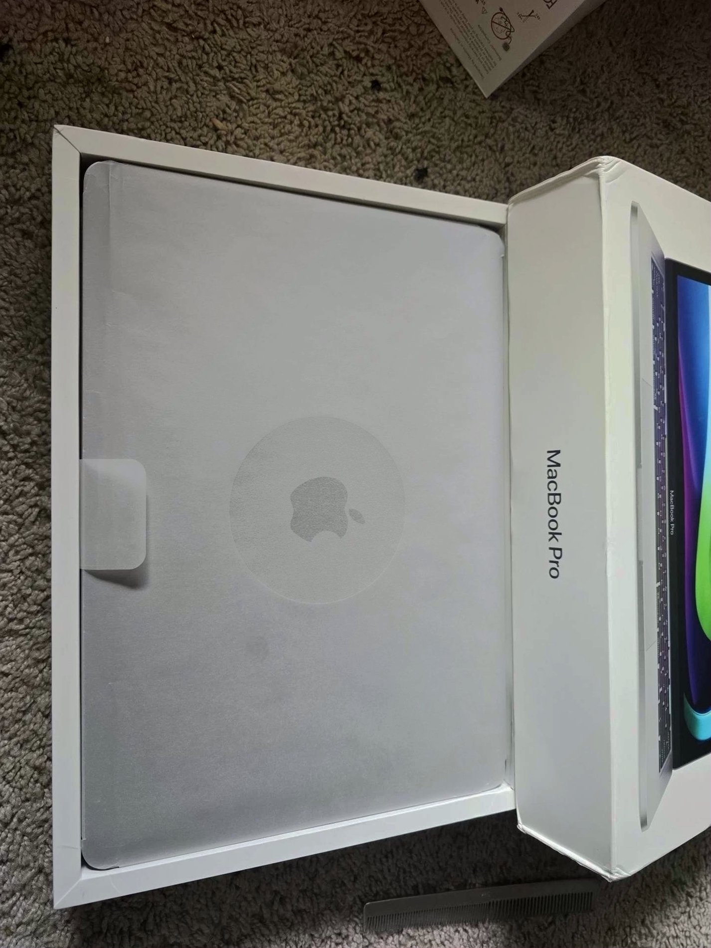 Apple MacBook Pro 2D12 1TB SSD 24GB Unified Memory Unlocked - Used image 5