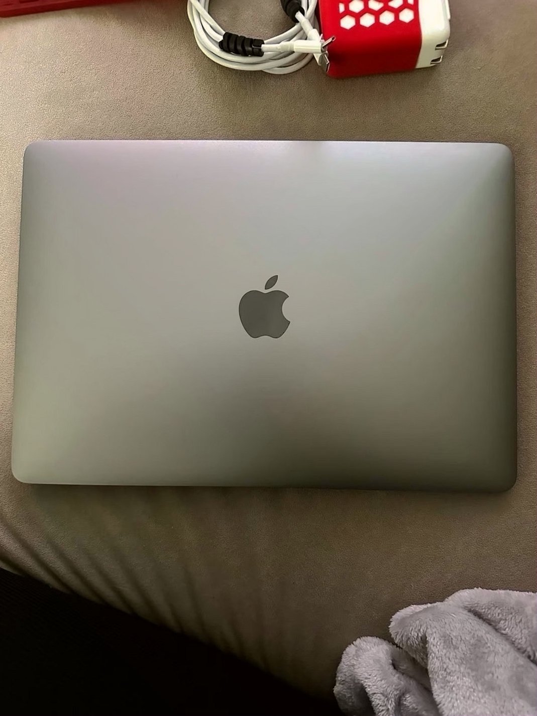 Apple MacBook Pro 2019 5V17 256GB Space Gray Unlocked - Used image 4
