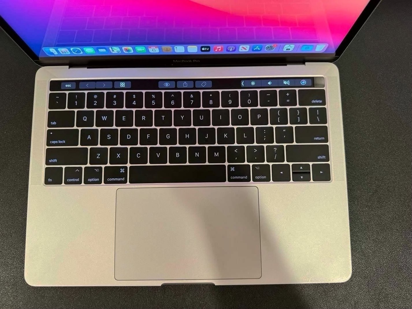 Apple MacBook Pro 13-inch 256GB Silver Unlocked - Used image 2