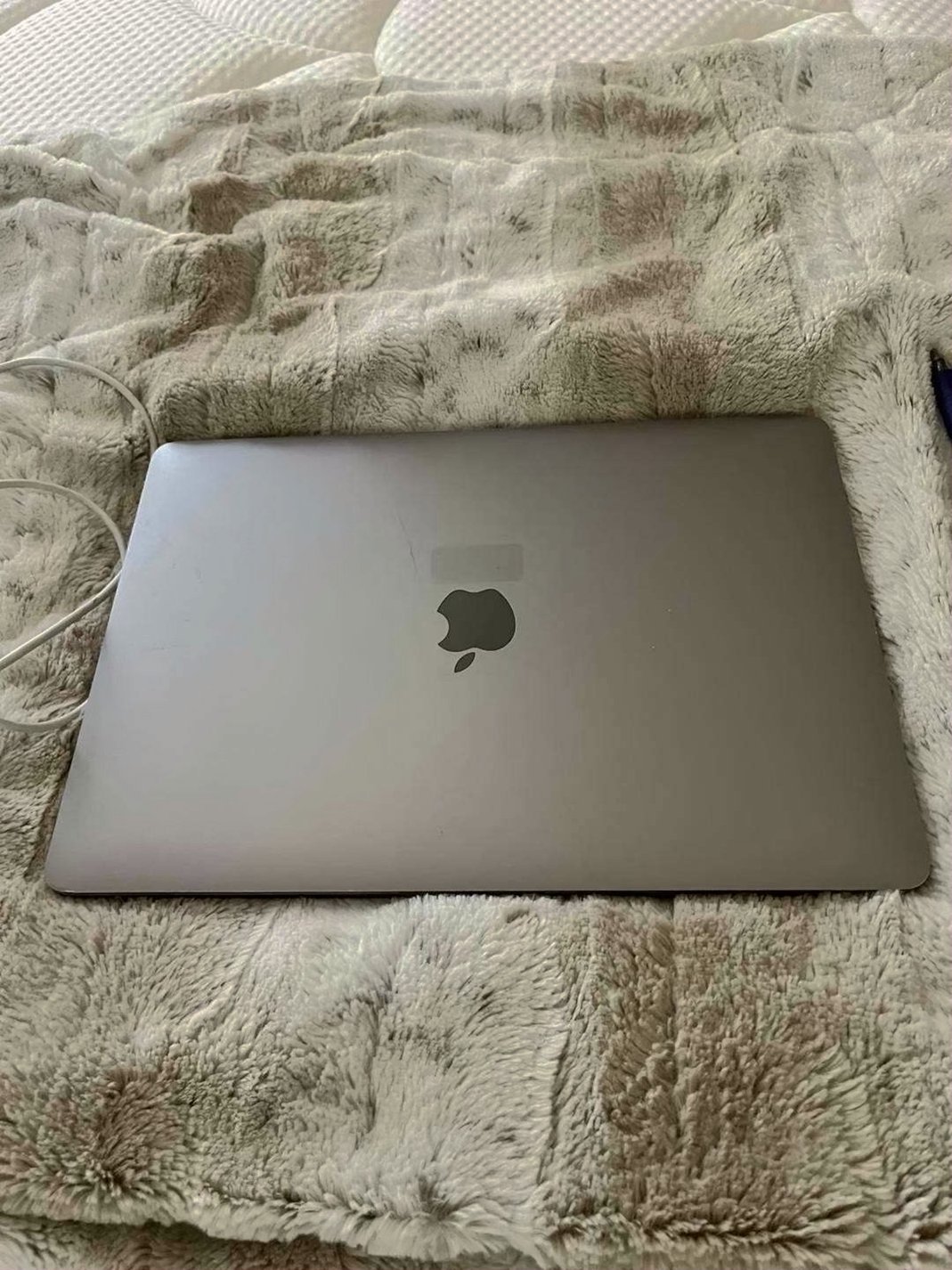 Apple MacBook Pro 2020 256GB Space Gray Unlocked - Used image 5