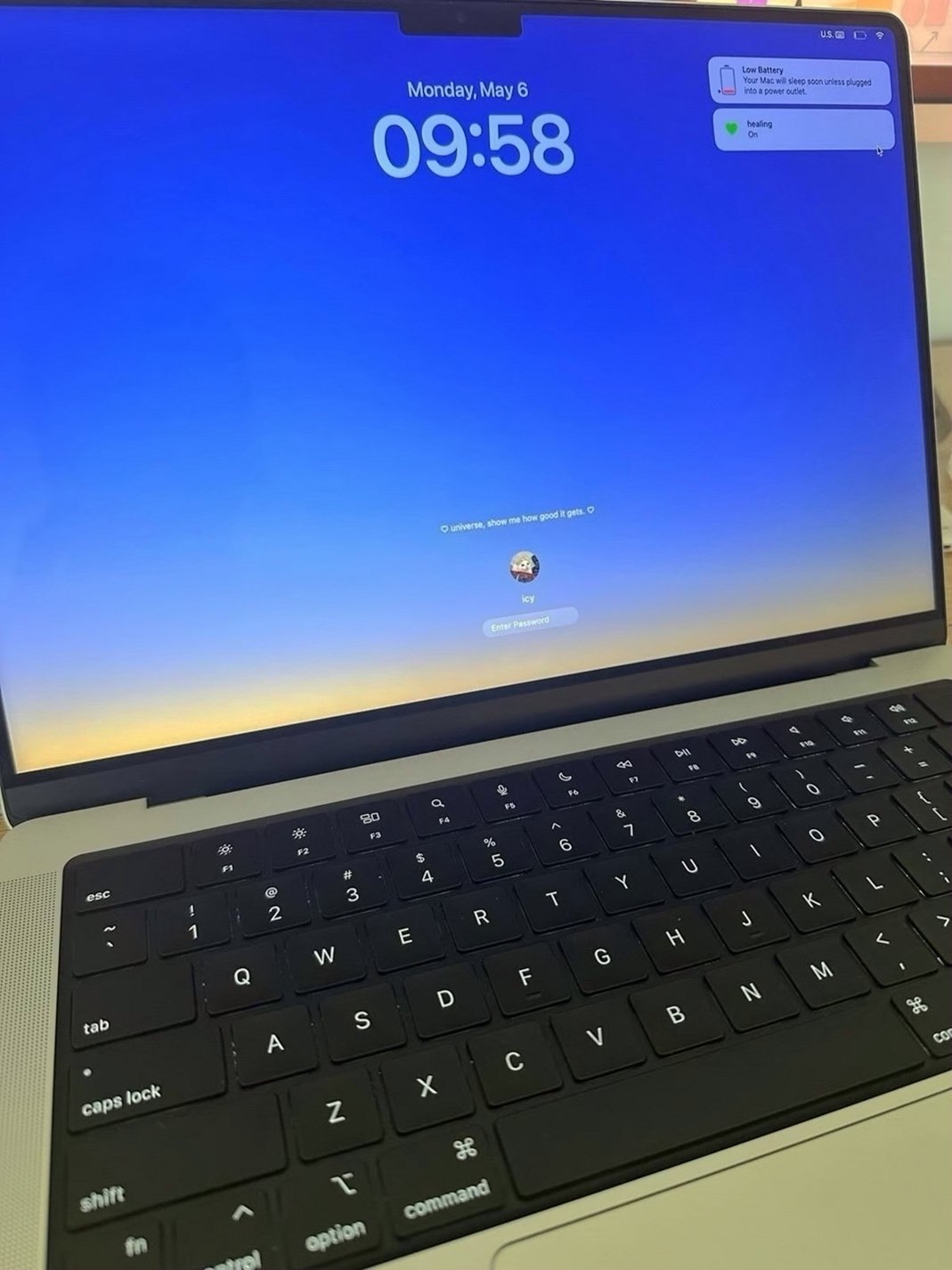 Apple MacBook Pro 14-inch 512GB Space Gray Unlocked - Used