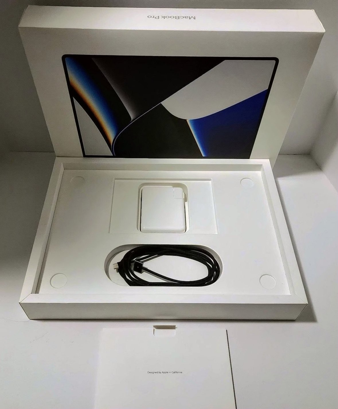 Apple MacBook Pro M1 Pro 16in Unlocked - Used image 2