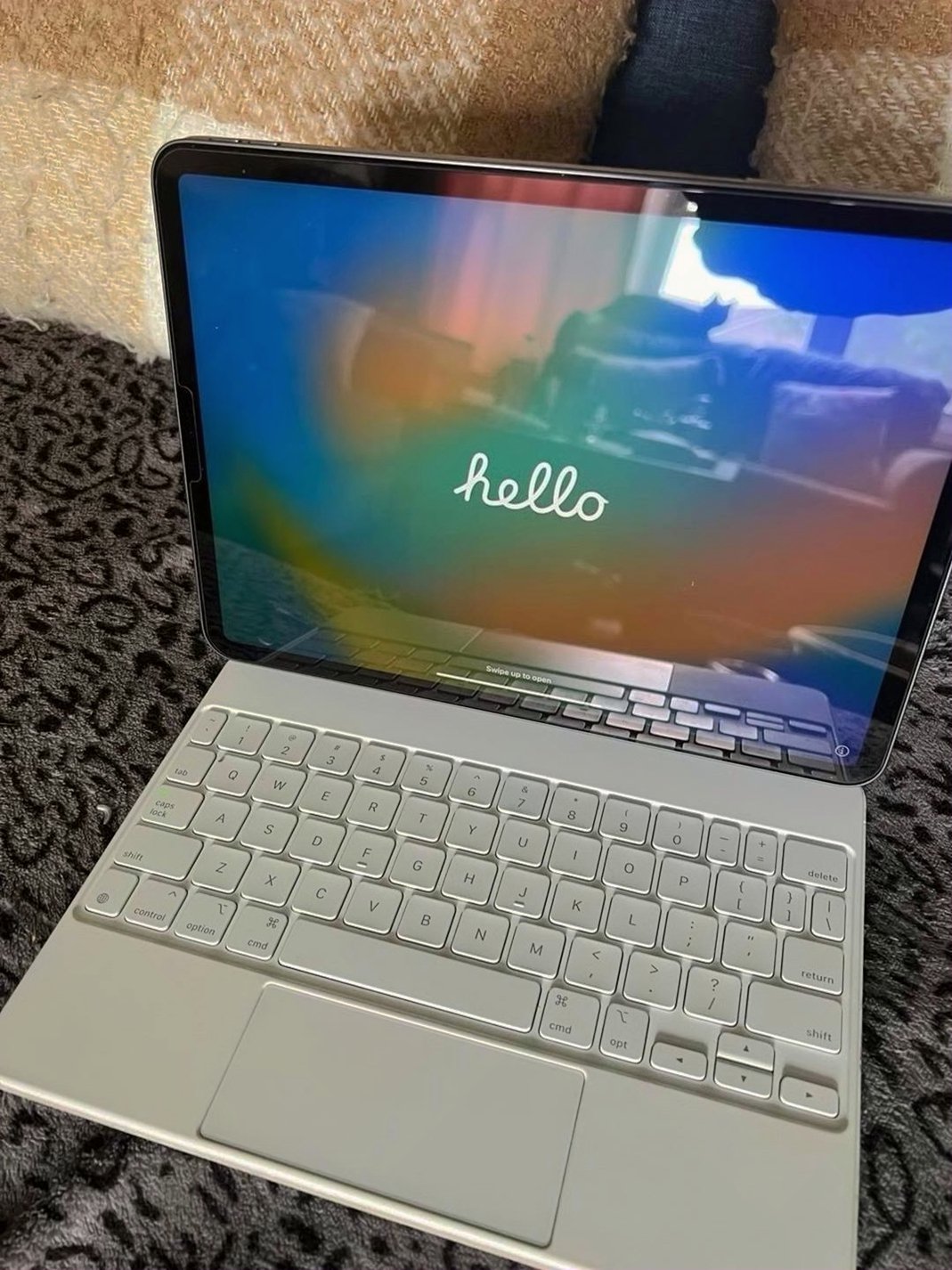Apple iPad Pro 3rd Generation 128GB Silver Unlocked - Used