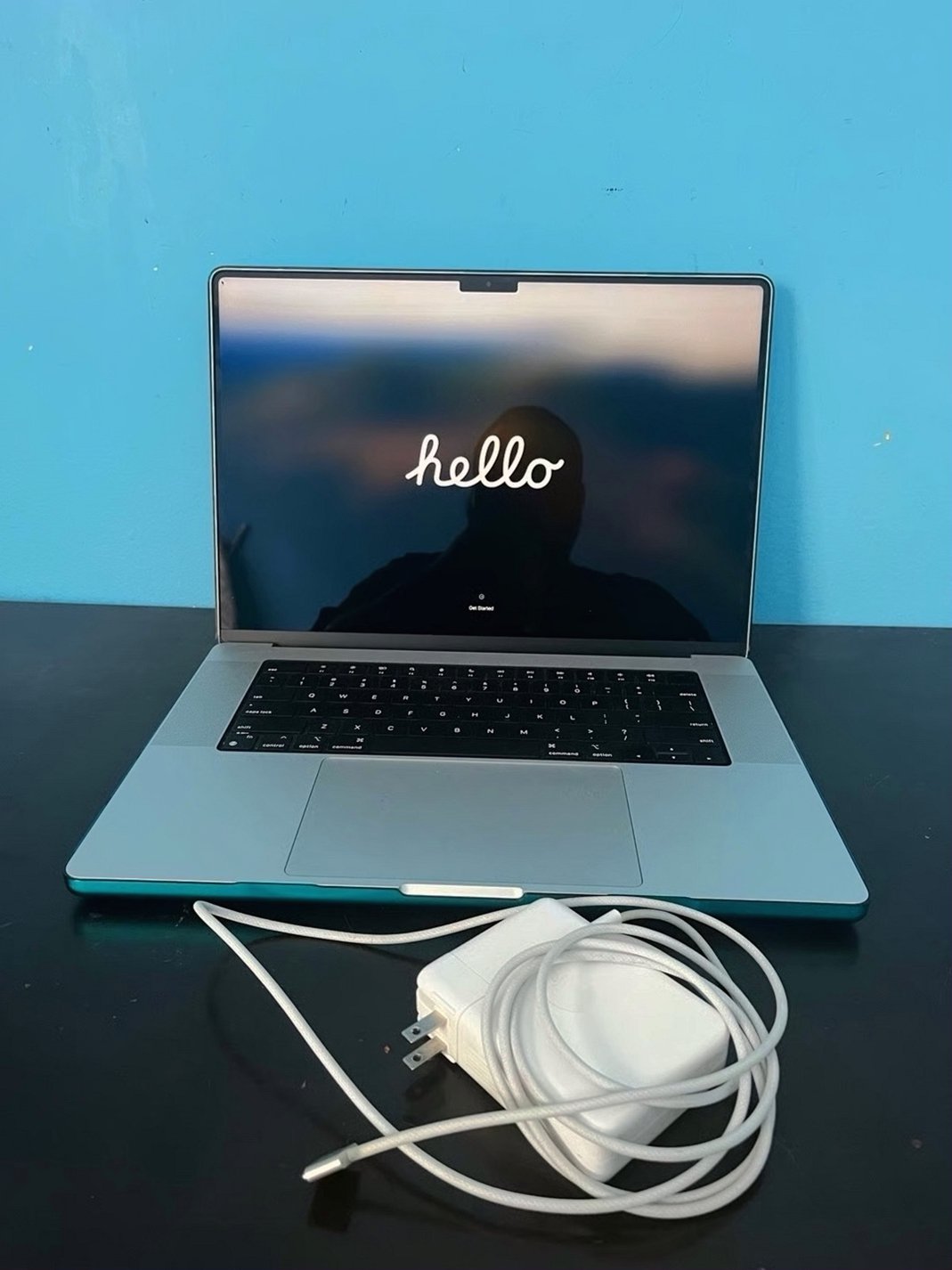 Apple MacBook Pro M1 16” 512GB Silver Unlocked - Used