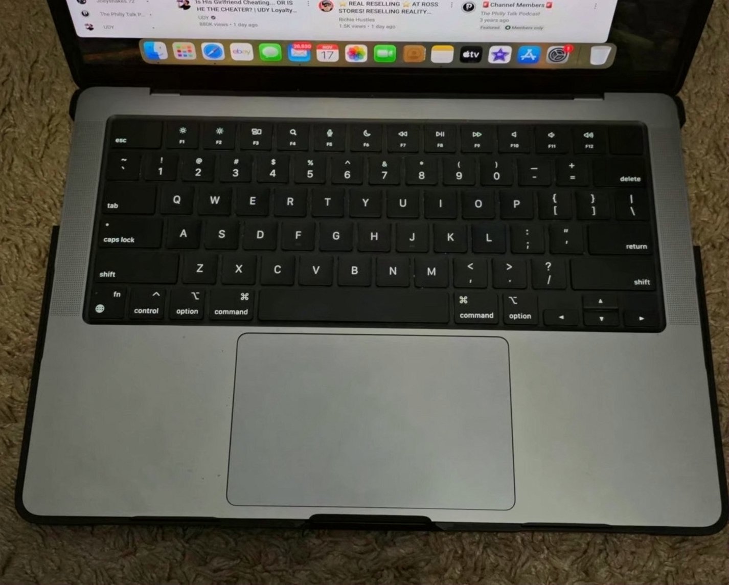 Apple MacBook Pro 14inch M1 Pro 512GB Space Gray Unlocked - Used image 3