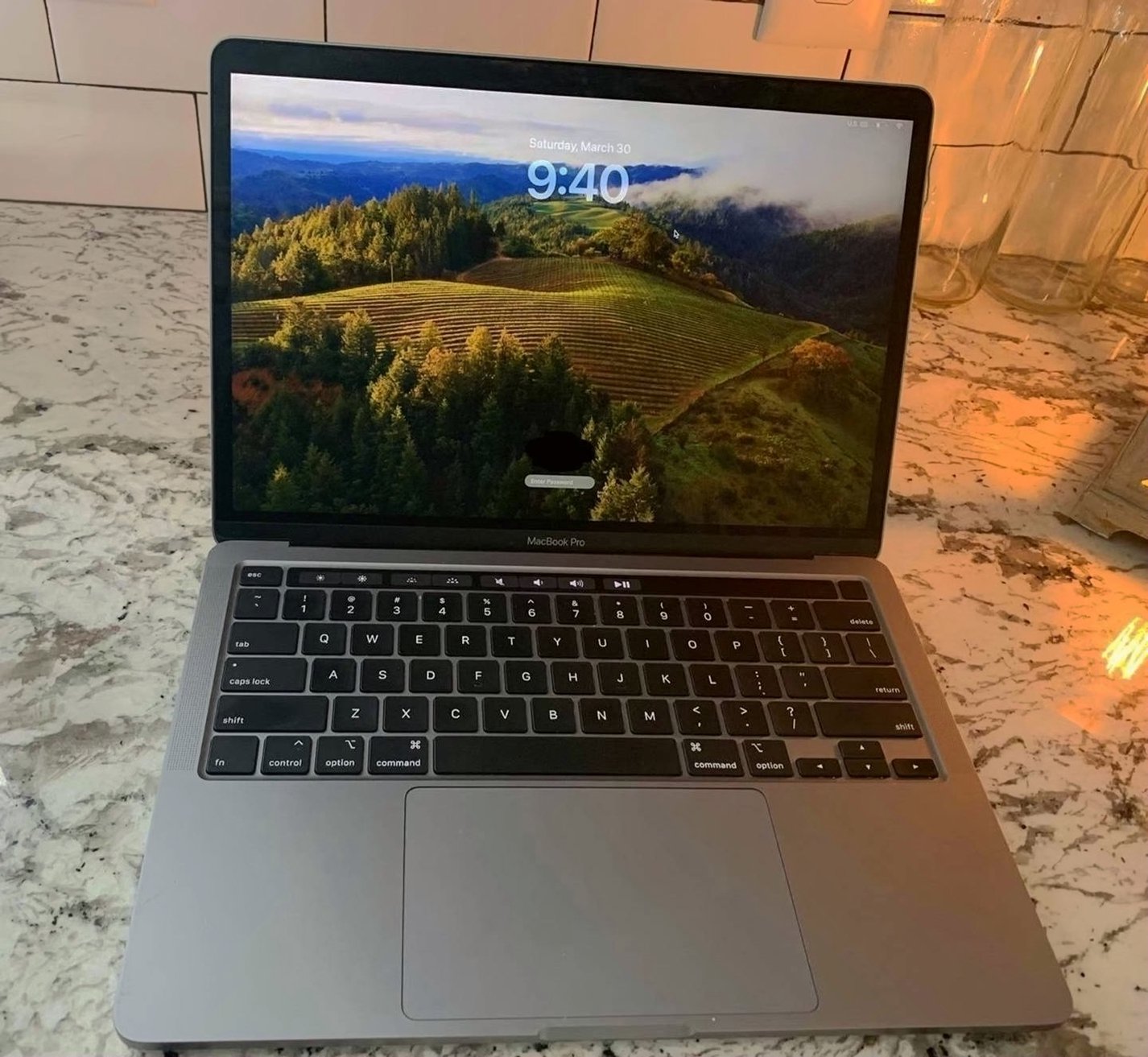 Apple MacBook Pro 2020 8GB Space Gray Unlocked - Used