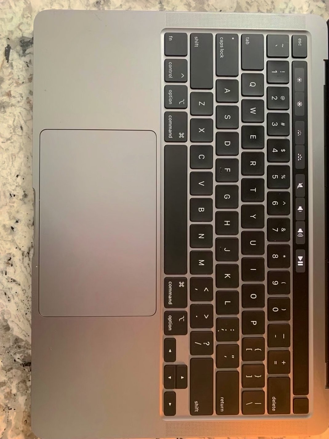 Apple MacBook Pro 2020 8GB Space Gray Unlocked - Used image 4