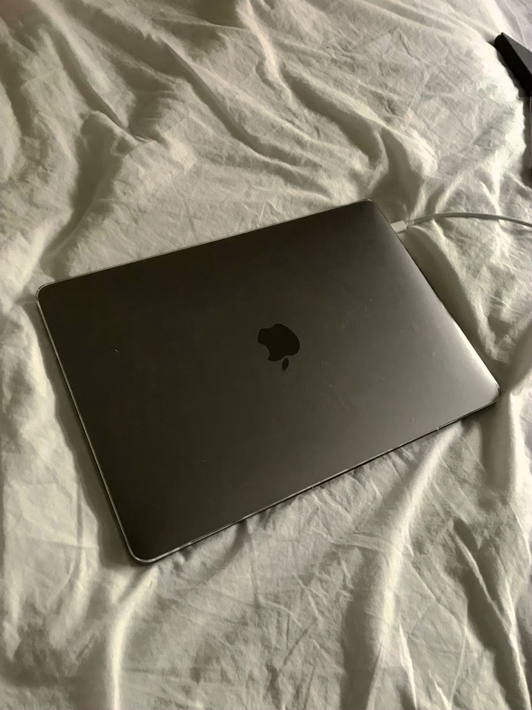 Apple MacBook Pro 2017 500GB Space Gray Unlocked - Used