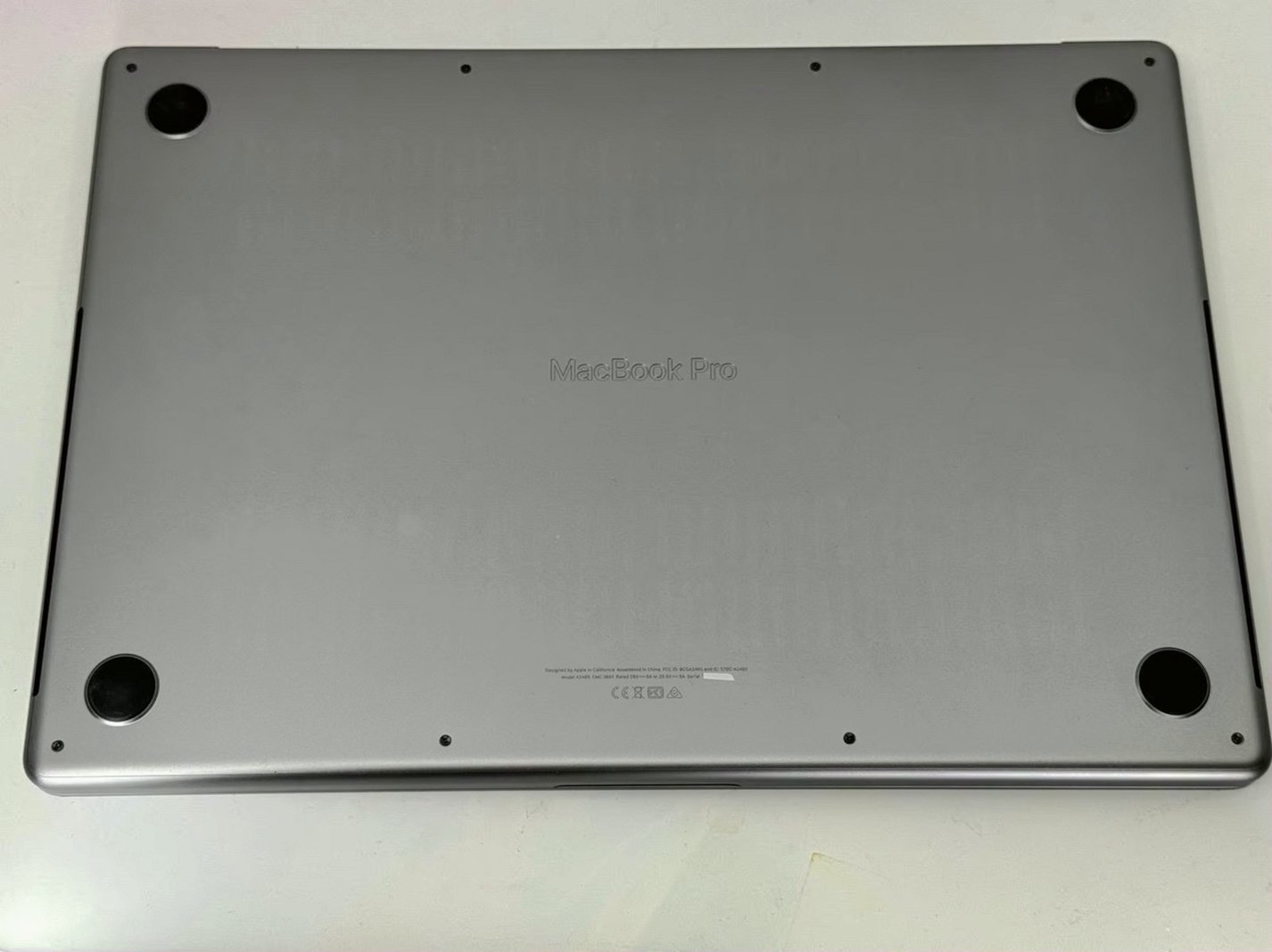 Apple Macbook Pro 16in M1 Pro 512GB Silver Unlocked - Used image 4