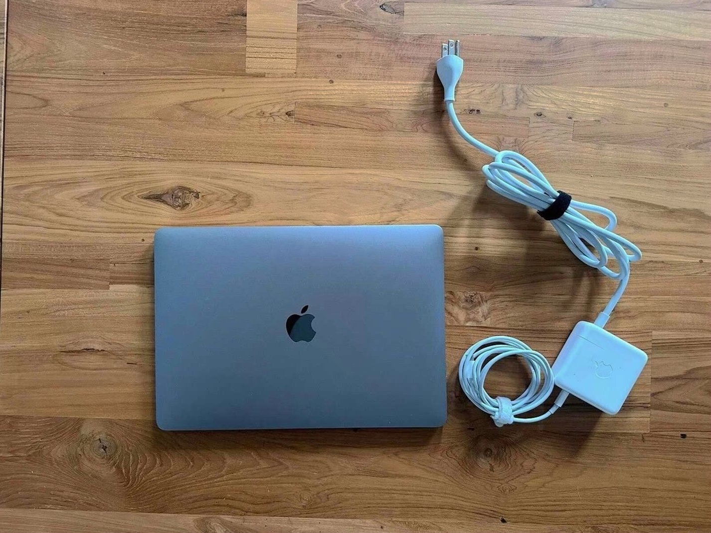 Apple MacBook Pro Retina 13” A2159 500GB Space Gray Unlocked - Used