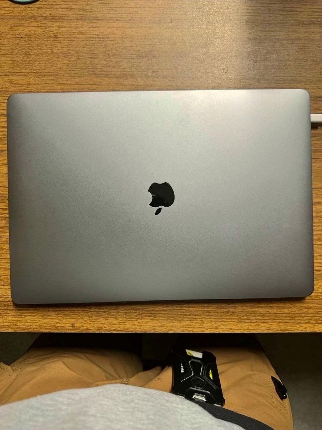 Apple MacBook Pro 16 inch 1TB Space Gray Unlocked - Used image 2