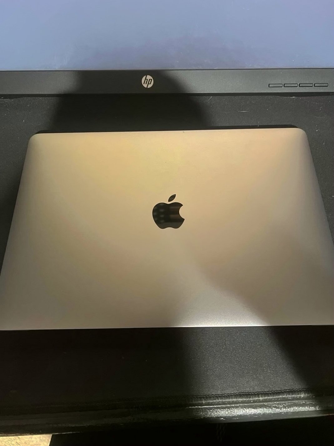 Apple MacBook Pro M1 14-inch 2J22 256GB Silver Unlocked - Used image 5