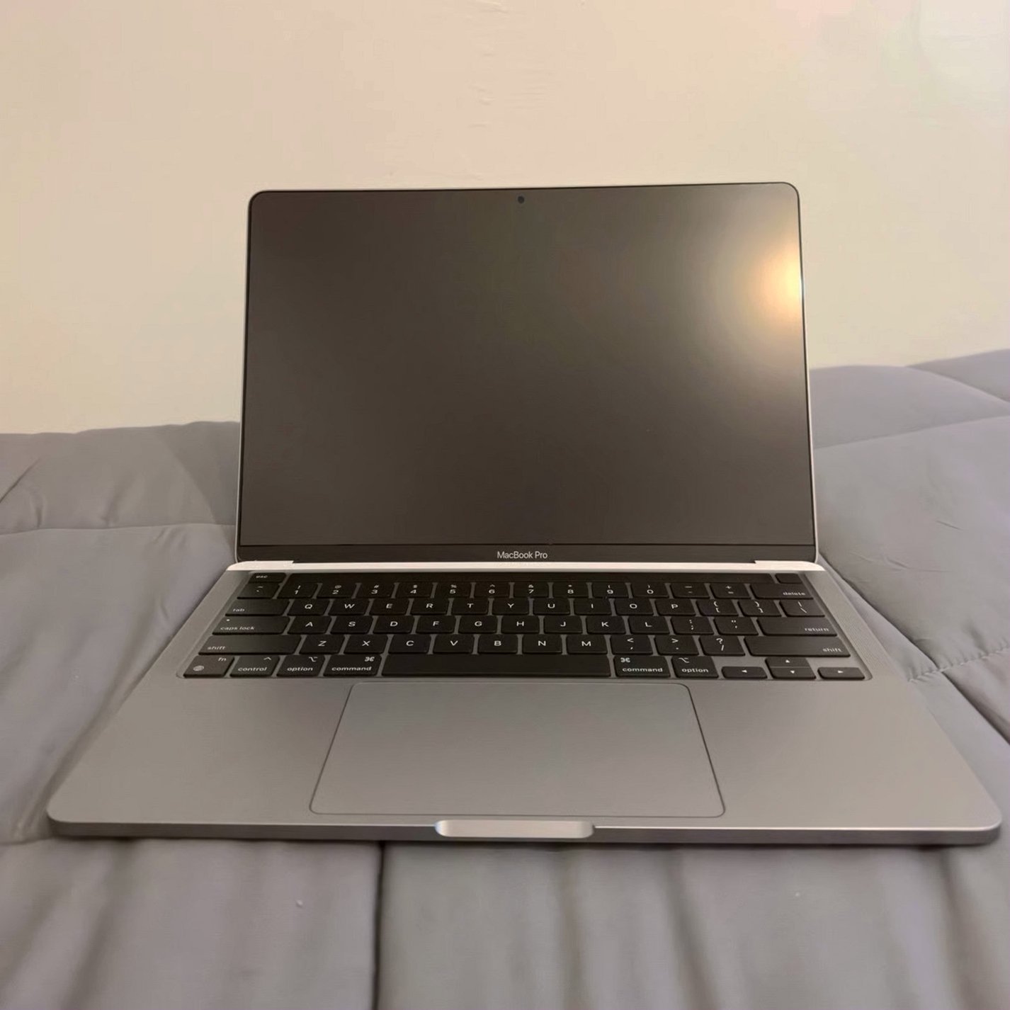 Apple MacBook Pro 8C15 M1 1TB SSD Space Gray - Used image 3